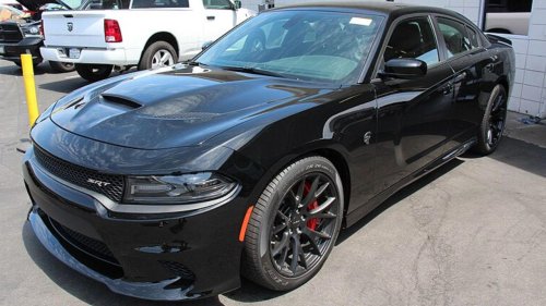 10 Muscle cars that make supercars look bad for way less money