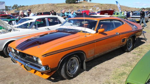 10 Muscle cars that make supercars look bad for way less money