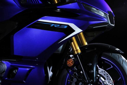 250ccにはない“走りの余裕”が良いよね！ 中免で乗れる300ccから400ccまでの「フルカウルスポーツ」バイク3選