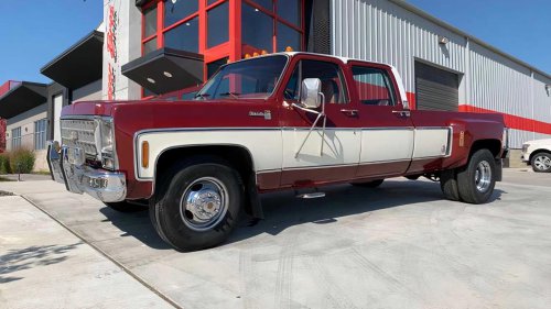 Extended Cab Truck Vs Crew Cab: Which One Should You Buy?