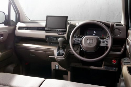 ホンダ「N-WGN」が安全性と快適性を磨き上げ一部改良。カスタムに特別仕様車「BLACK STYLE」を設定