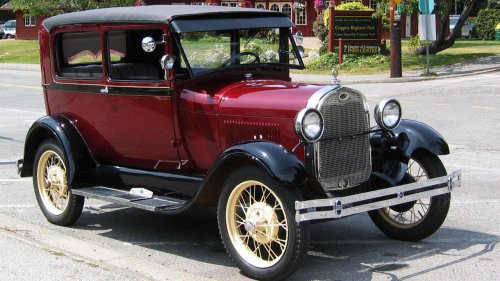 Why did old cars have pull knobs for headlights?