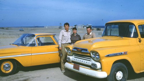 10 Reasons People Love Vintage Cars & 10 Why The Love Modern Ones