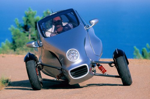 The mysterious world of the three-wheeled car