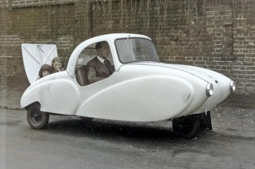 The mysterious world of the three-wheeled car