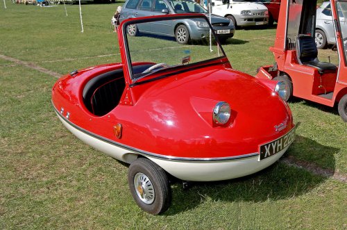 The mysterious world of the three-wheeled car