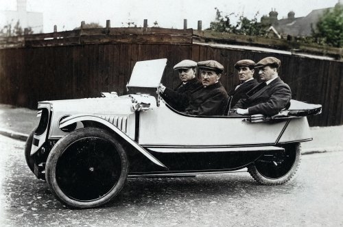 The mysterious world of the three-wheeled car