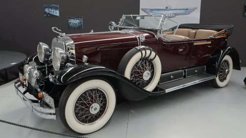 Why did old cars have pull knobs for headlights?