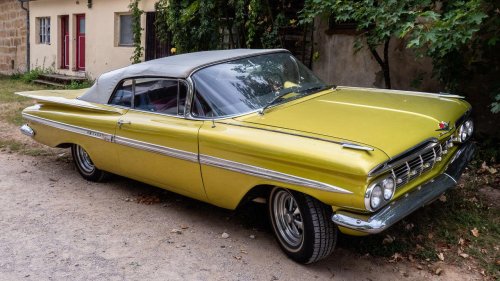 Why did old cars have pull knobs for headlights?