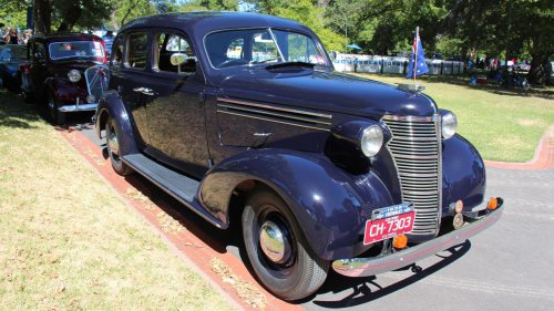 Why did old cars have pull knobs for headlights?