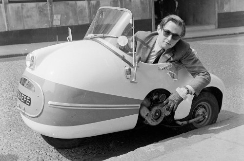 The mysterious world of the three-wheeled car