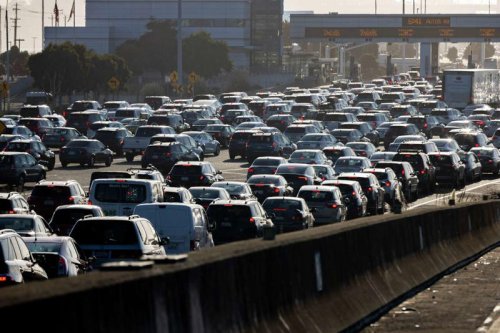 California's EV carpool era is coming to an end. Will it unleash traffic chaos?