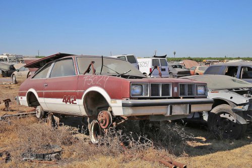 More Junkyard Gems from Turner’s Auto Wrecking in Fresno, California