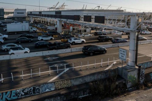 California's EV carpool era is coming to an end. Will it unleash traffic chaos?