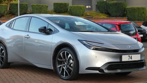 No Legroom: 10 Cars Not Built For Tall People &amp; 10 That Are