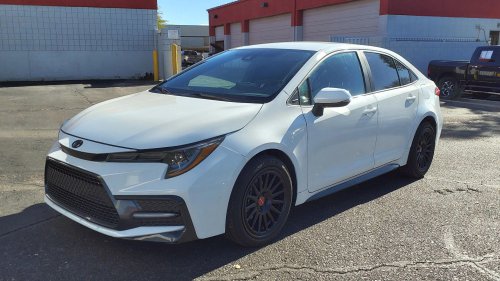 No Legroom: 10 Cars Not Built For Tall People &amp; 10 That Are