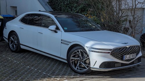 No Legroom: 10 Cars Not Built For Tall People &amp; 10 That Are