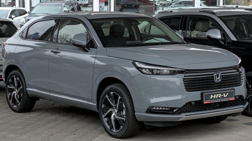 No Legroom: 10 Cars Not Built For Tall People &amp; 10 That Are