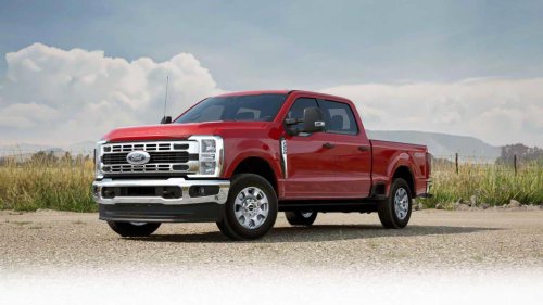 Ford’s Huge Massive Pickup Truck V8 Is A Blast From The Past in Modern Times