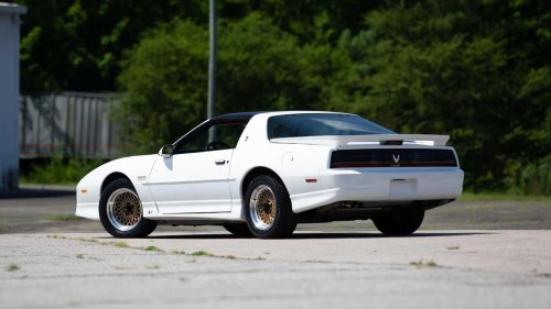 Pontiac, Buick, The Pontiac that hid a Buick engine and outran a Corvette