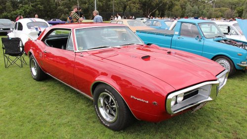 The first muscle cars with a factory big block