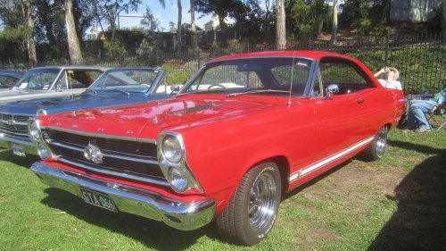 The first muscle cars with a factory big block