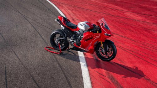 The sport bike that track day veterans trust over a Panigale