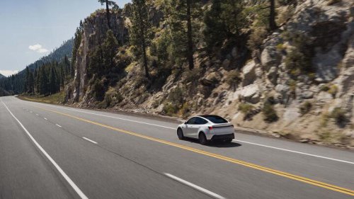 3.2 million Teslas are being scrutinized for full-self-driving flaws