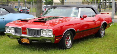 Revved up: Photos of the ’60s &amp; ’70s most impressive muscle cars