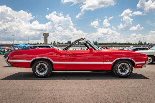Muscle Cars, Revved up: The most impressive muscle cars of the ’60s & ’70s
