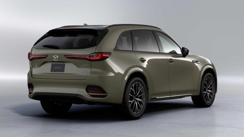 Mazda CX-70 vs BMW X5: Japanese SUV with inline-six engine