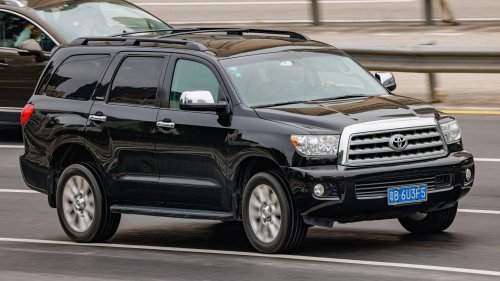 10 SUVs With Solid Towing Capacity & 10 That Would Never Make It