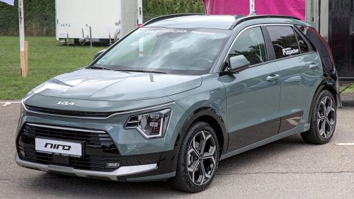 10 SUVs With Solid Towing Capacity &amp; 10 That Would Never Make It