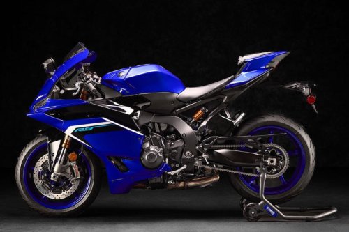 ヤマハが新型バイク「YZF-R9 ABS」を発売 - スーパースポーツなのに親しみやすい?