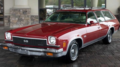 Dodge Built America's Rarest V8 Muscle Wagon