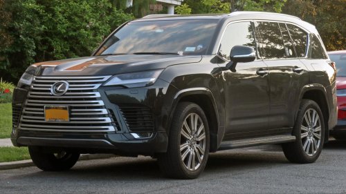 10 SUVs With Solid Towing Capacity &amp; 10 That Would Never Make It