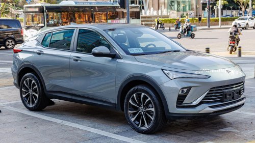 10 SUVs With Solid Towing Capacity &amp; 10 That Would Never Make It