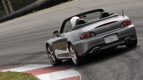 The Japanese sports car that embarrasses Porsche owners on track