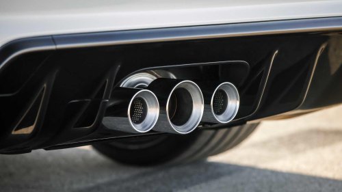 The last carbureted vehicle ever sold in the US: 1994 Isuzu pickup