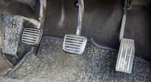 Tres señales que indican que el embrague de tu coche está dañado: cambiarlo a tiempo ayuda a evitar averías y reparaciones costosas