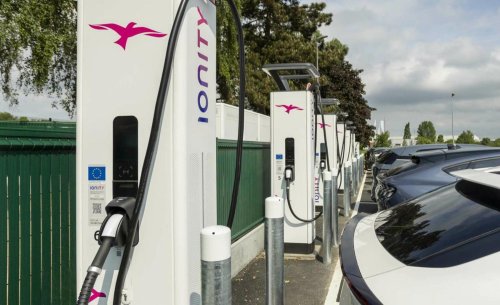 ¿Cuánto tiempo se necesita para cargar un coche eléctrico en 2026? La realidad tras los datos oficiales