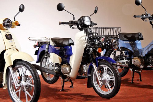 新時代のホンダ「スーパーカブ」は安くて使える? 新基準適合モデルの完成度