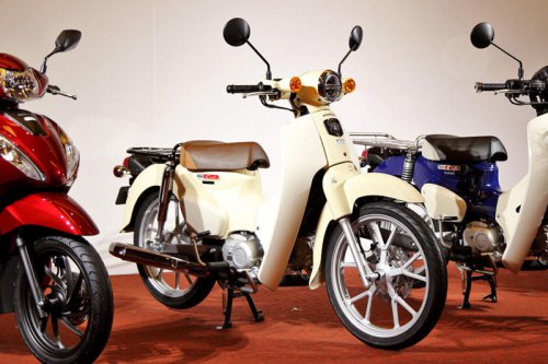 新時代のホンダ「スーパーカブ」は安くて使える? 新基準適合モデルの完成度
