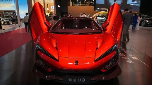 世界に30台のみ存在する、時速496kmに達するスポーツカー：写真