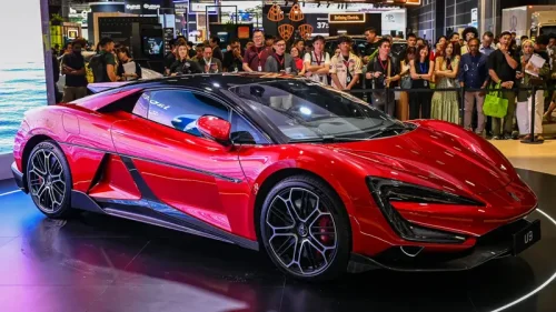 世界に30台のみ存在する、時速496kmに達するスポーツカー：写真