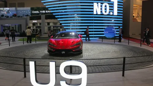 世界に30台のみ存在する、時速496kmに達するスポーツカー：写真