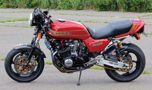 HAMACHAN CB750F（ホンダ CB750F）セパハンでサーキットにも軸を置くバリ伝オマージュFB【Heritage&amp;Legends】