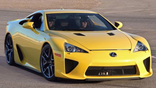 20 Legendary Cars That Started As Total Flops