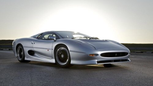20 Legendary Cars That Started As Total Flops