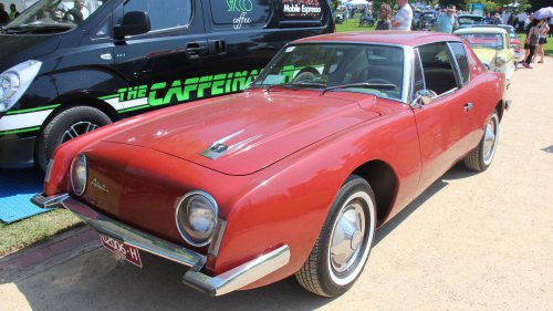 20 Legendary Cars That Started As Total Flops